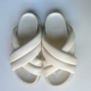 ANINE BING : Lizzie Sandal in Ivory Cream White Size 36 / 6